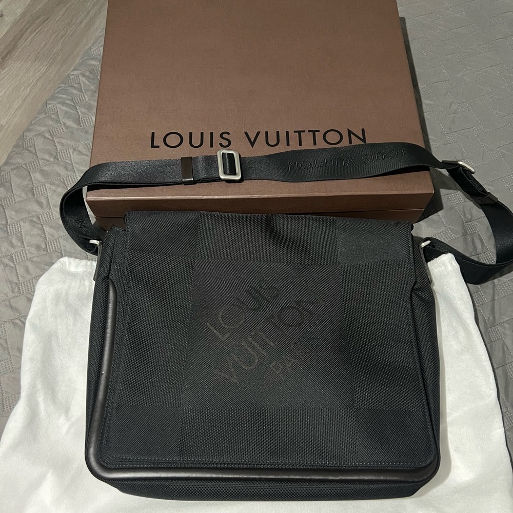 Canvas Terre Damier Geant Messenger Bag